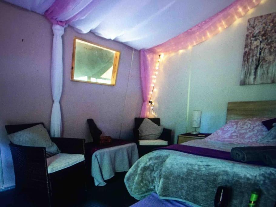 Cosy Woodland Romantic Retreat With Log Fires And Nature Sturry 外观 照片