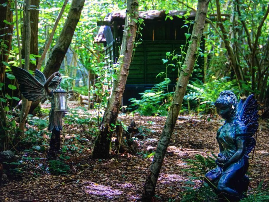 Cosy Woodland Romantic Retreat With Log Fires And Nature Sturry 外观 照片